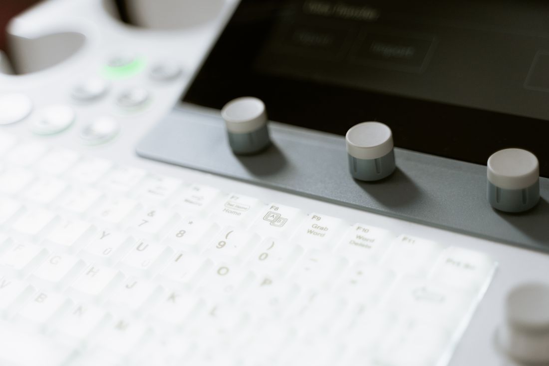 Controls and keyboard of an ultrasound system